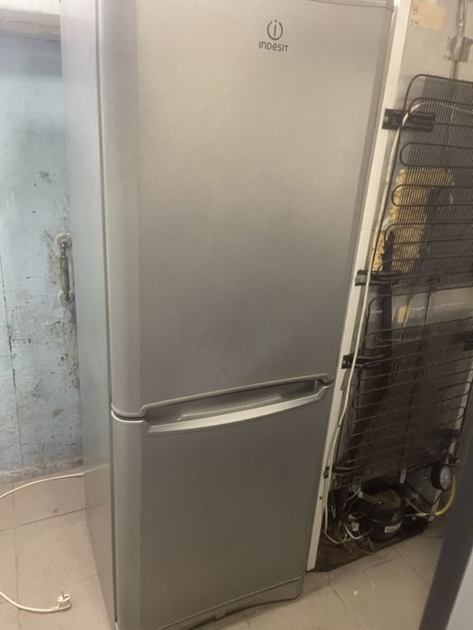 Продам холодильник