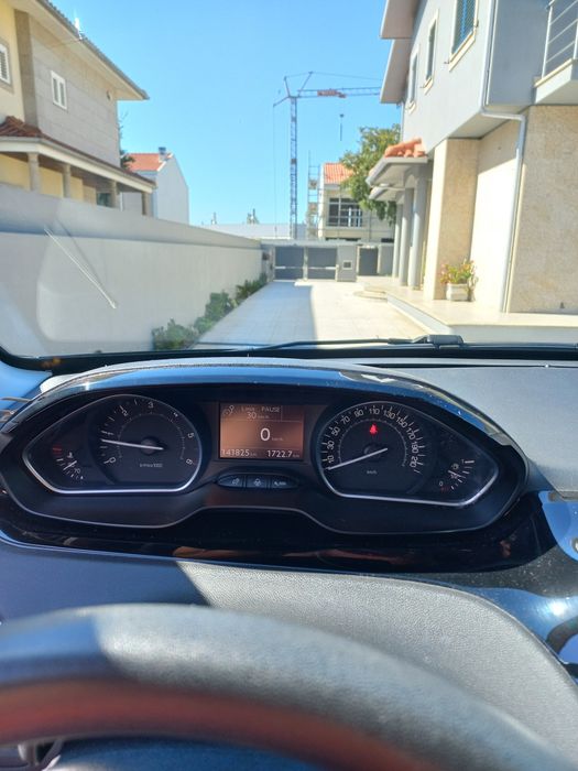 Peugeot 208 1.4HDI ALLURE  2013  141.825 km  1 proprietário  7250€ — photo 3