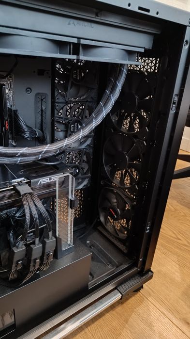 Komputer do gier (gamingowy) ryzen 9 9900x RTX 5070 Ti 32GB RAM