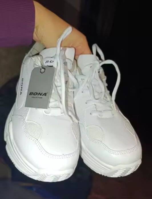 Продам кросовки Bona