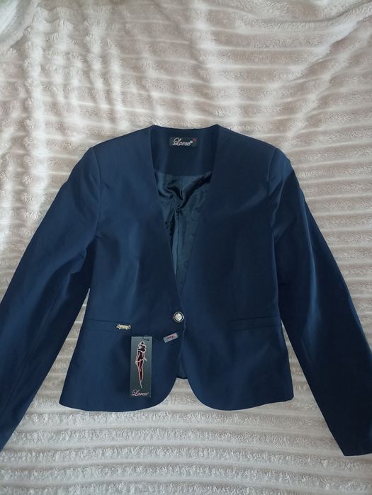 Продам женский костюм