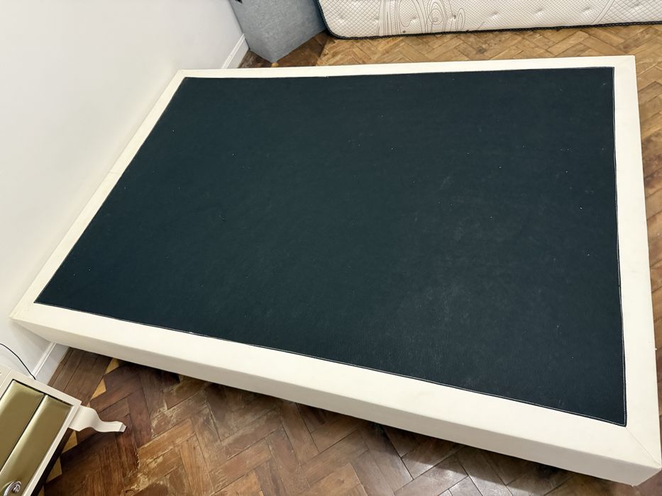 Vendo cama tapi branco