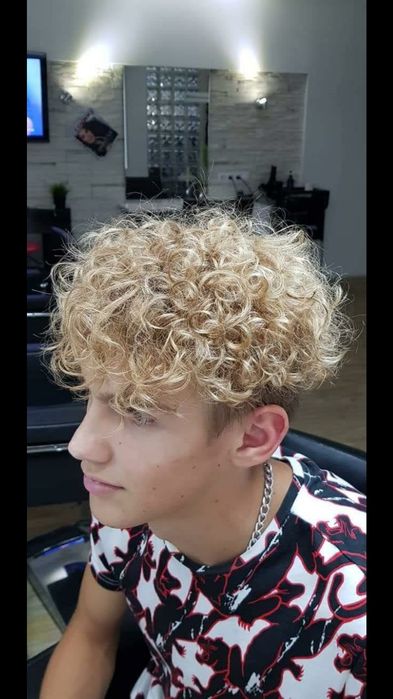 Биозавивка. Окрашивание и т.д. Парикмахер. Татуаж..