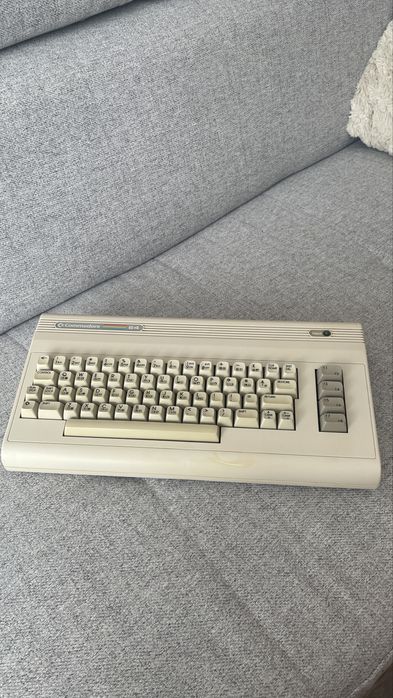 Retro komputer Commodore 64 (C64)