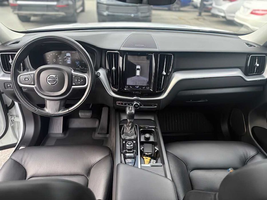Volvo XC60      2018