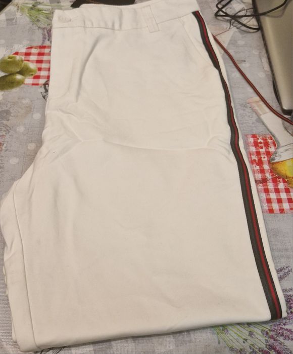 Vendo t-shirts, calças novas