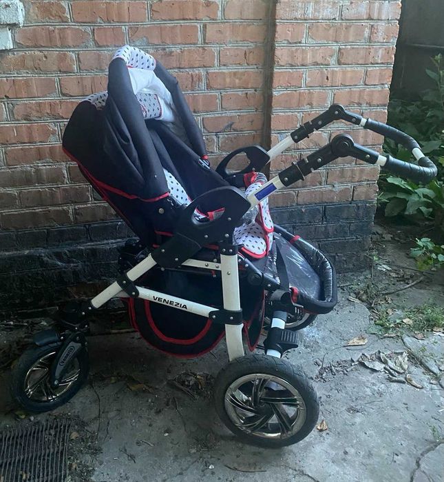 Дитяча коляска в ідеальному стані