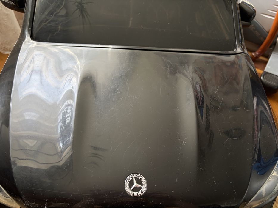 Дитячий електромобіль на пульті керування