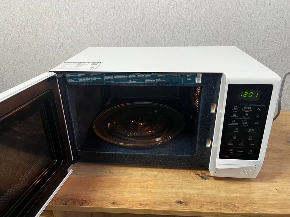 Микроволная печь Samsung GE83KRW-2