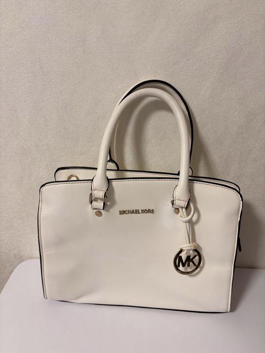 Продам шкіряну сумку  від бренду Michael Kors Selma