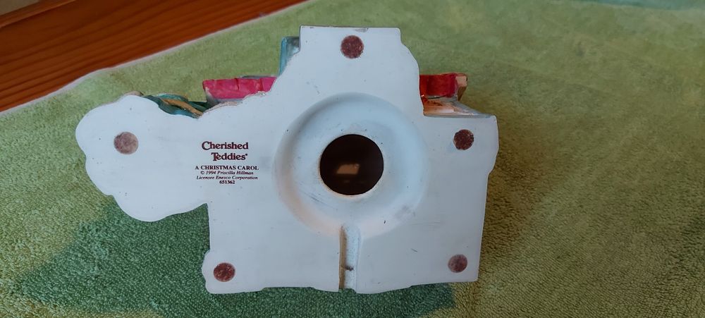 Ceramiczny porcelanowy domek plus figurki