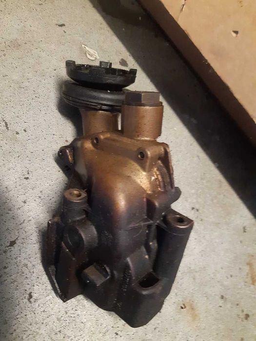 Pompa oleju 077'115109F Audi A8 D2 3.7 4.2 ABZ A6 S4 S6 V8