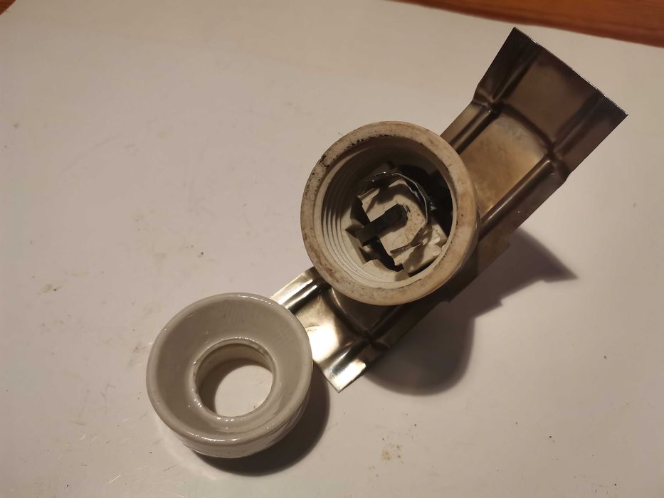 Ceramiczna oprawka żarówki PRL