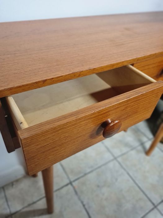 Konsola,małe biurko tekowe, skandynawski design, Szwecja lata 60,mid-c