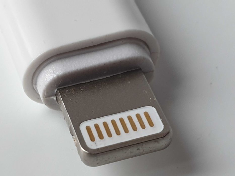 Адаптер   Apple iPhone AUX 3.5mm  to  Lightning