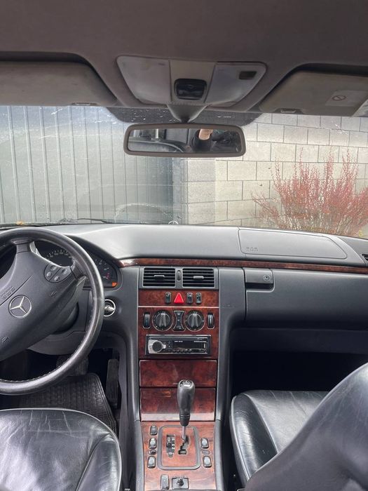 Продам мерсіка 210