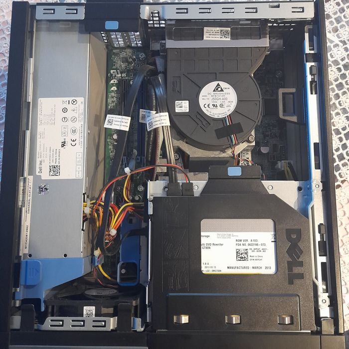 Komputer stacjonarny DELL Optiplex 7010 4x3.3GHZ 4GB 250Gb WIN7/10