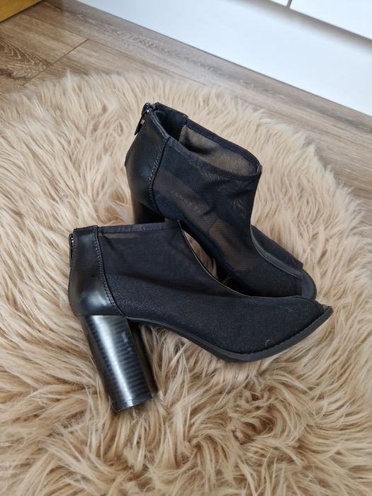 Botki eleganckie  odkryte palce