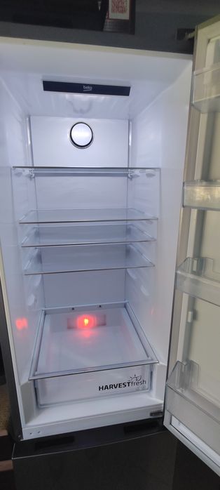 ODDAM ZA DARMO – lodówka Beko 203 cm, uszkodzona – na części