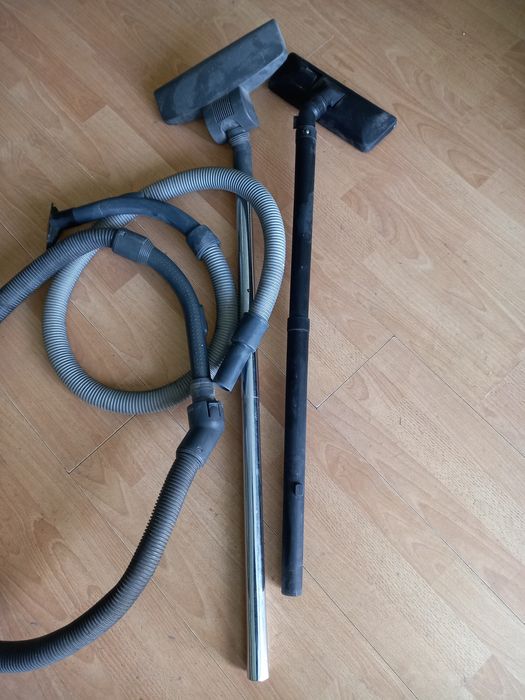 Шланг до пилососа і щітка