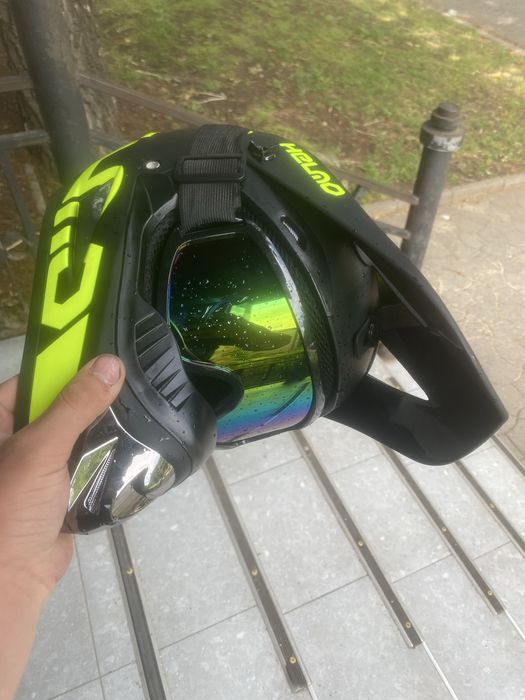 Новый ендуро шлем  полностю в новом состоянии