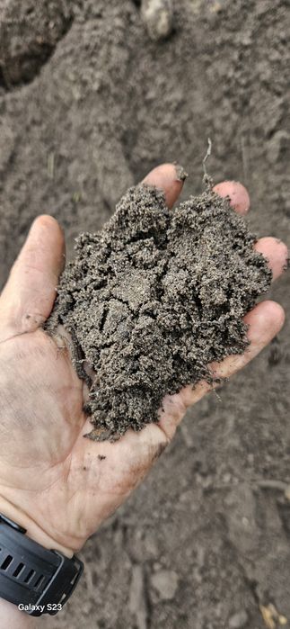 Ziemia ogrodowa pod trawę warzywa wyrównanie terenu humus torf