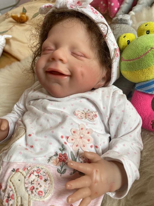Reborn Aurelia oddycha płacze śmieje się