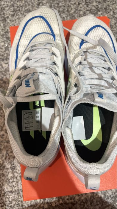 Nike Zoom Fly 4