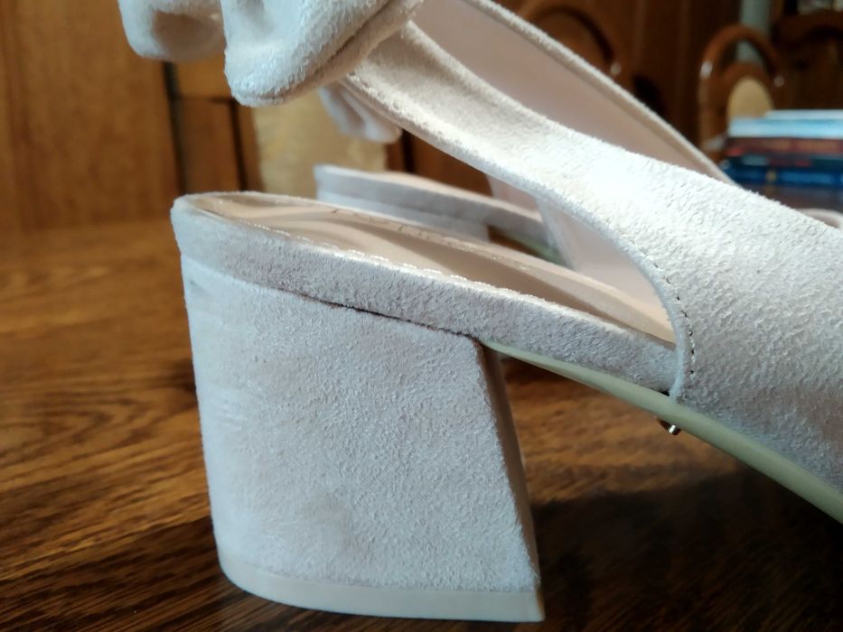 Nowe letnie buty bez pięty roz.39