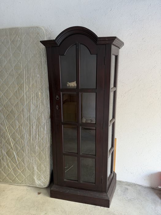 Movel em vidro e madeira