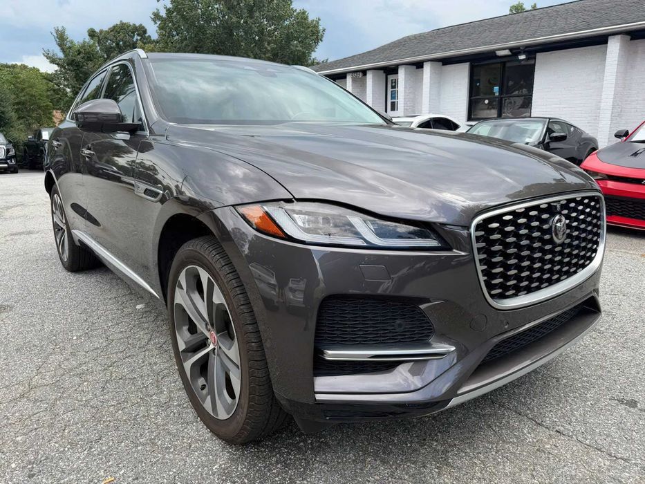 Jaguar F-PACE      2022