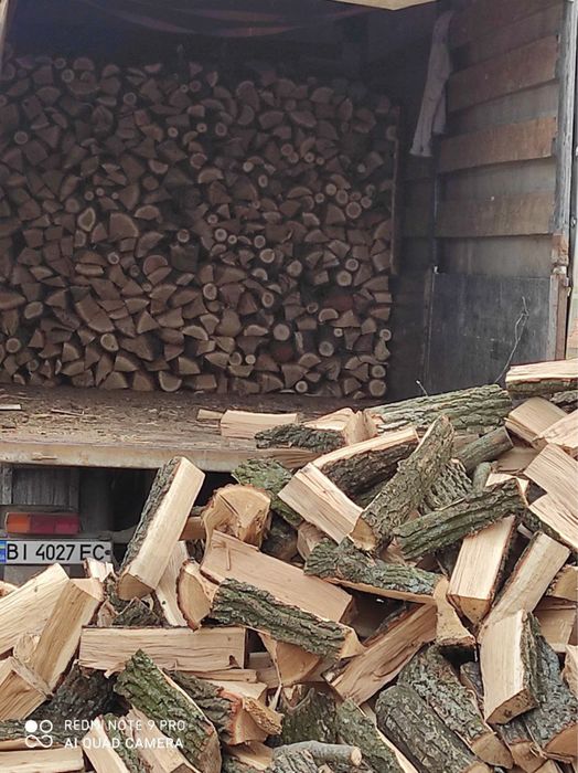 Дрова акція дуб низкие цены метровки колені
