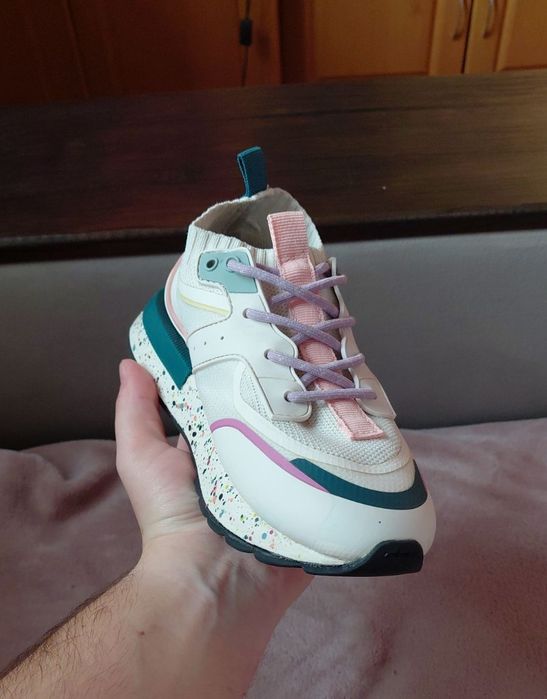 Кросіви Zara,кеди,куртка