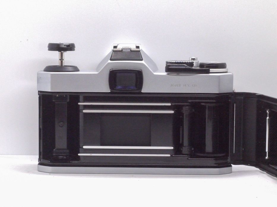 Pentax K1000 + SMC Pentax-M 50mm f/1.7