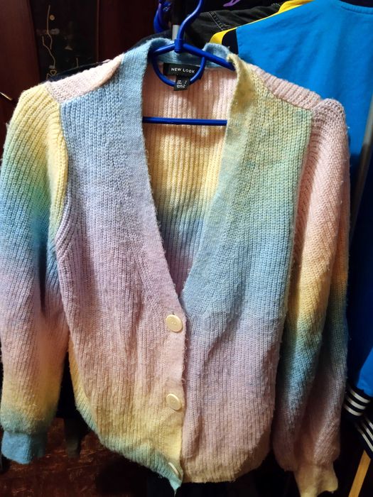 Акриловий пастельний светр на гудзиках