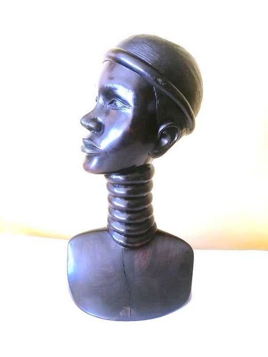 Busto em Ébano da Tanzânia