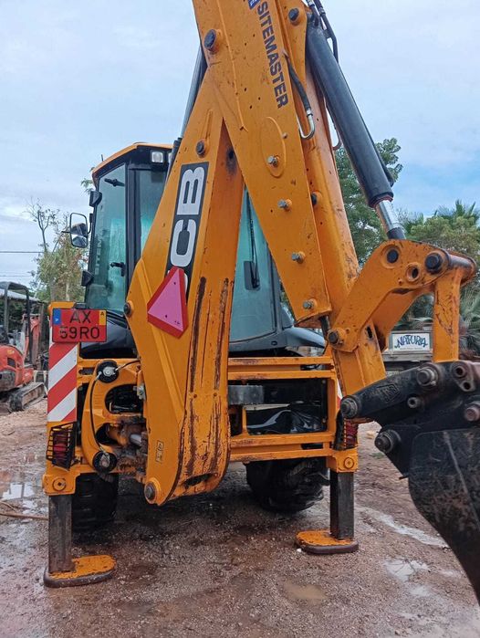 JCB 3CX SiteMaster 110 HP (2023) – Apenas 695h | Excelente Estado / Seminova