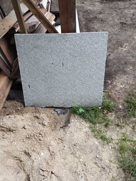 Granit Bianka Sardo płomieniowany