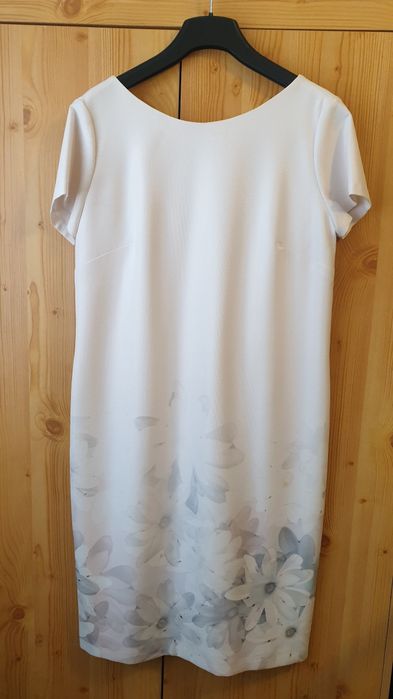 Letnia suknia z krótkim rękawem