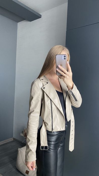 Бежева косуха з еко шкіри, розмір хs