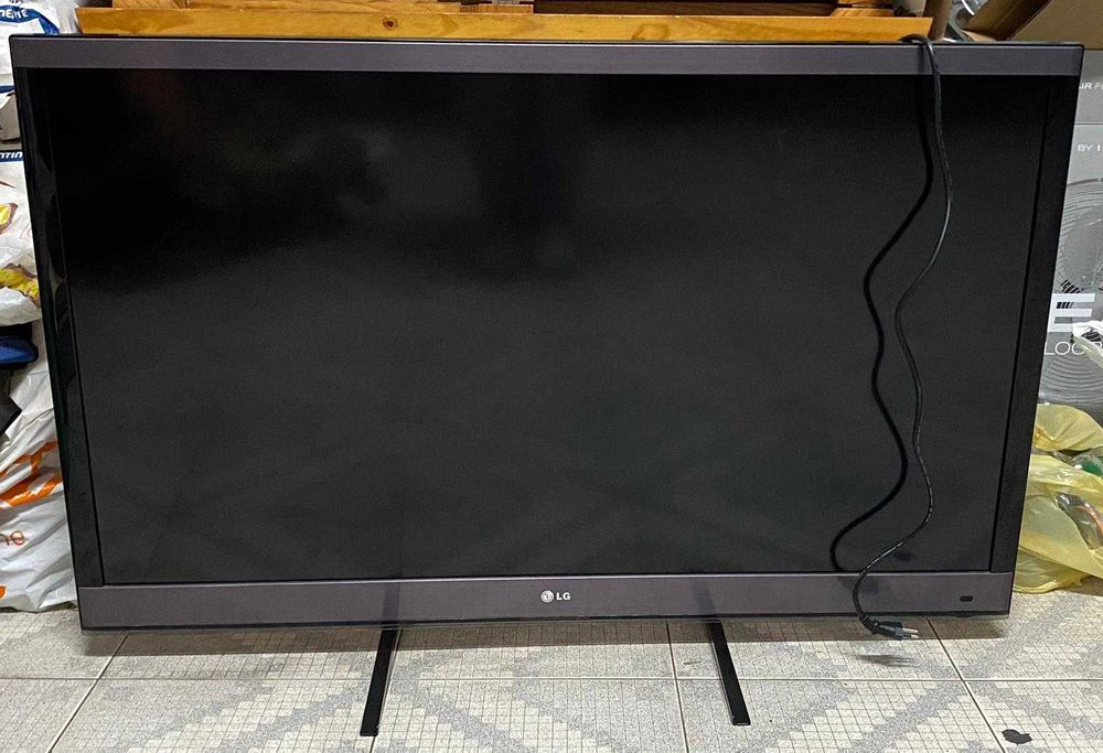 TV LG 47LW5700 3D 1080p LED LCD TV com defeito