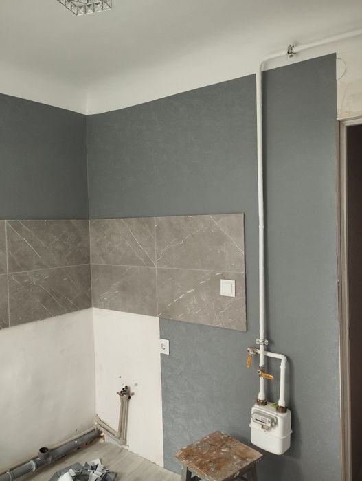 Поклейка шпалер ,