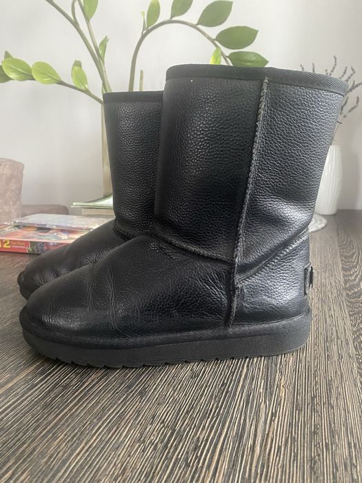 Продам угги натуральная кожа, кожанные