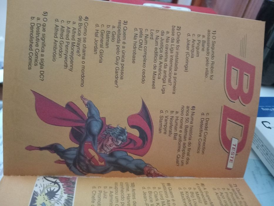 Marvel edição especial com cromo