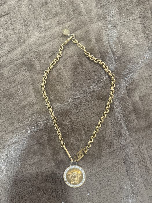 Vendo colar versace