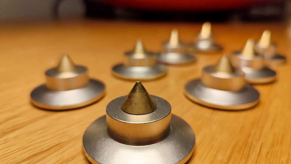Spikes, Pés de Isolamento Antivibração para Equipamentos de Áudio