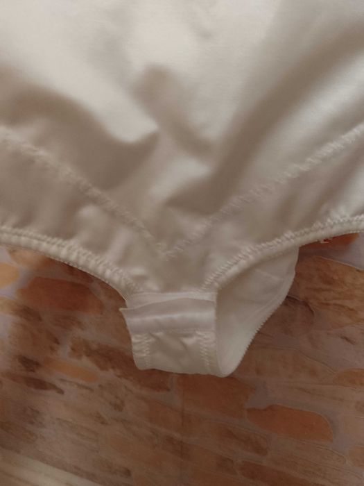 (95C) (42/XL) Triumph/ Ekskluzywne Body modelujące z Londynu