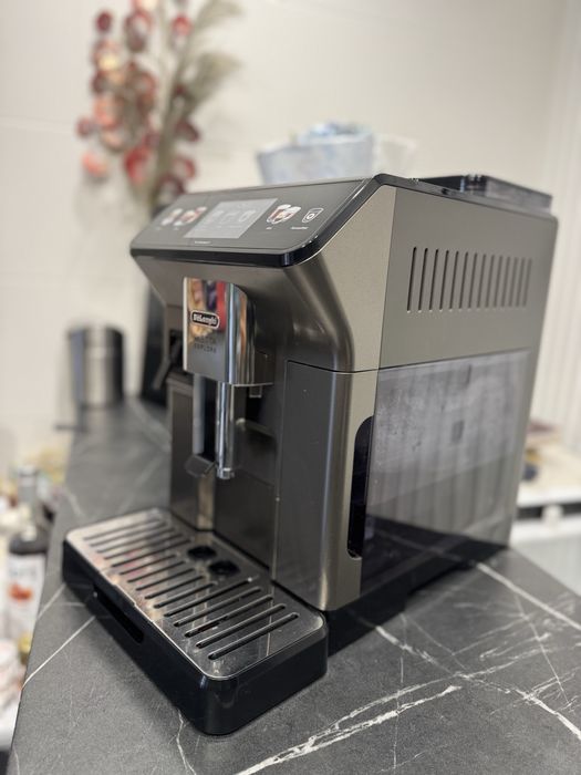 Кавомашина Delonghi Eletta Explore