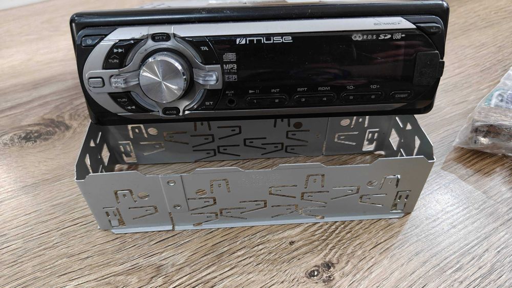 Radio samochodowe MUSE M-1018MR CD MP3 USB SD AUX RDS 1 DIN