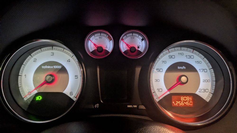 Peugeot 308 1.6 hdi 110cv